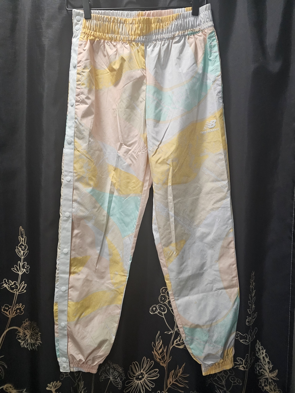 New Balance Pastel Athletic Jogger Track Pants. Size Small